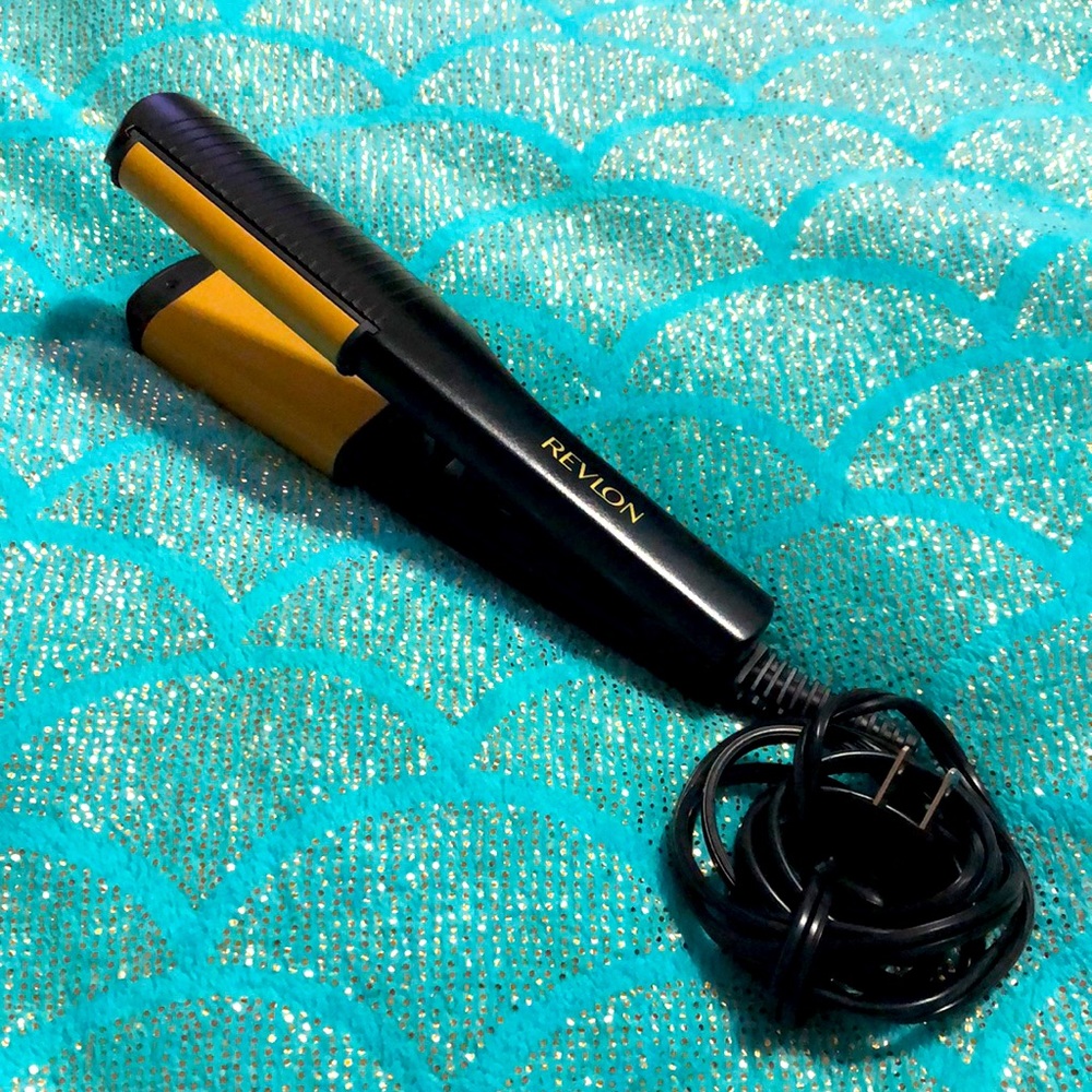 REVLON Ceramic Hair Iron
